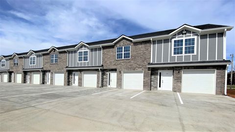 580 Heritage Pointe Dr 906 Clarksville TN 37042