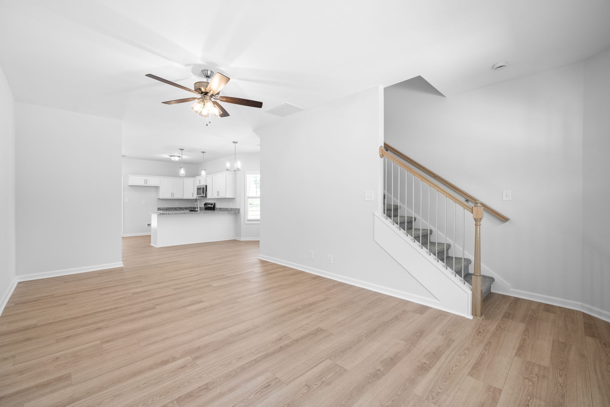 Clarksville, Tennessee 37043, United States, 2 Bedrooms Bedrooms, ,3 BathroomsBathrooms,Residential,Active,103437