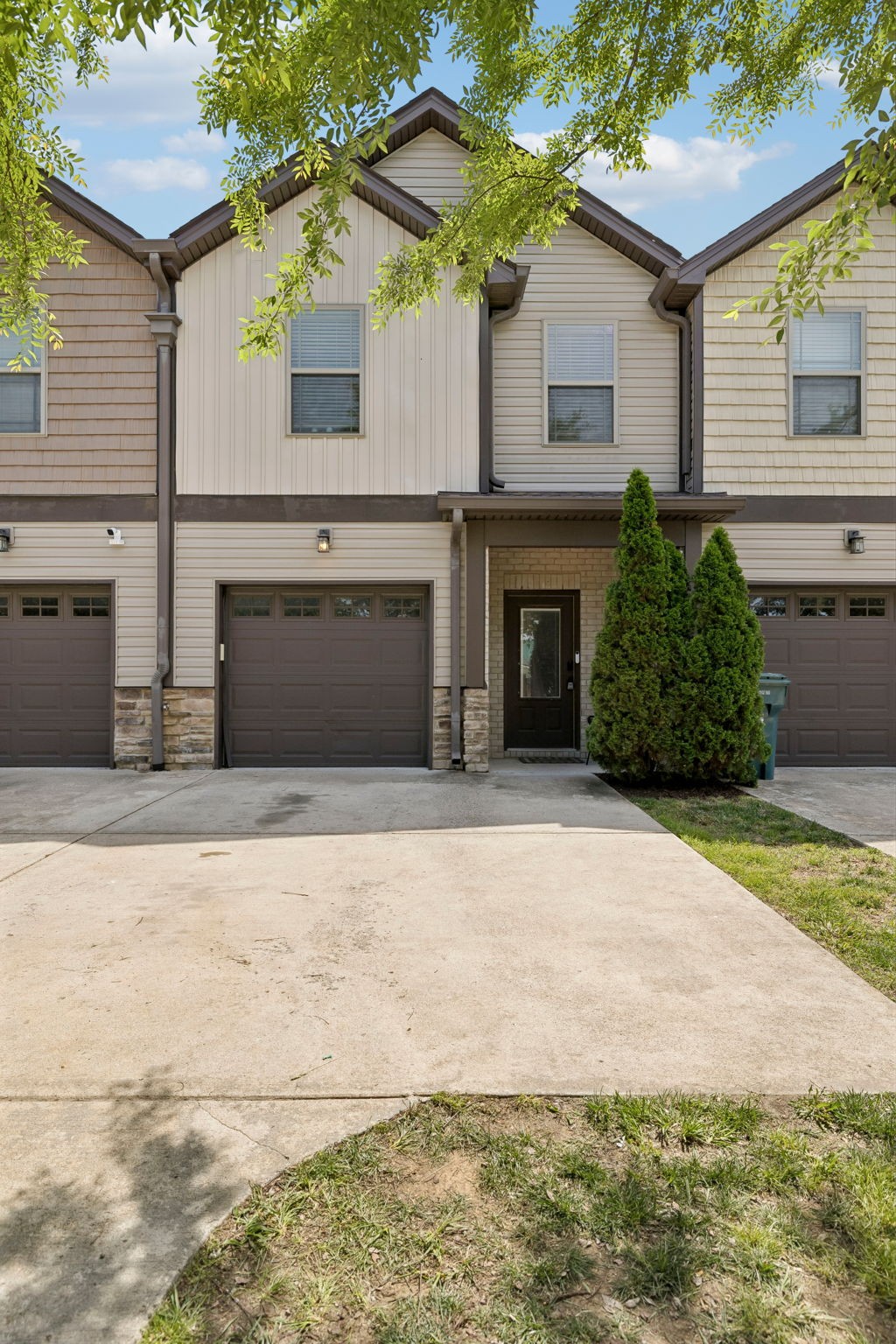 215 Cedar St