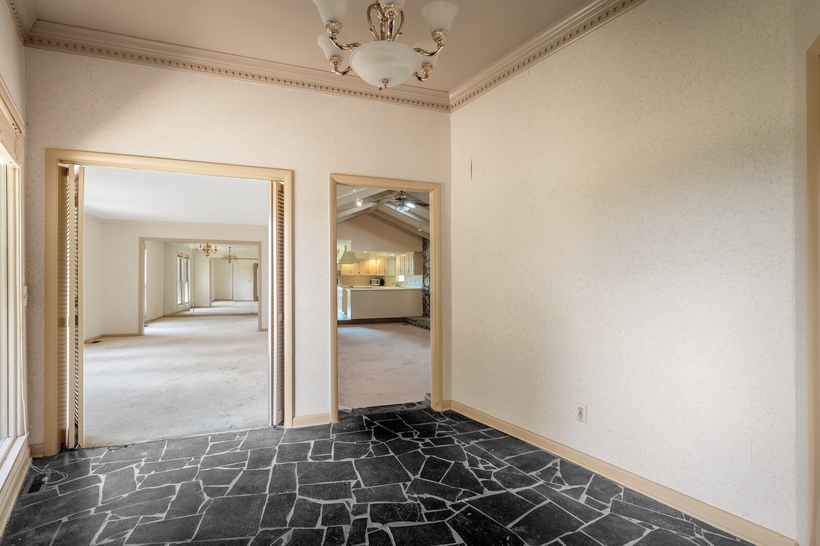 112 Pineywood Acres Dr