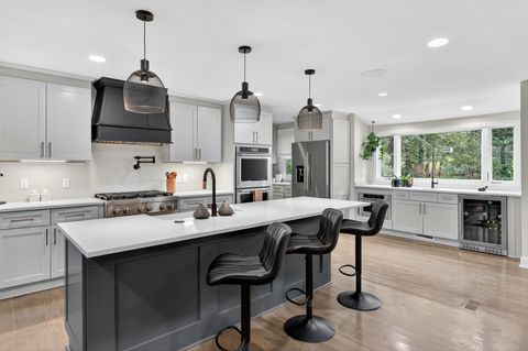 909 Lakemont Dr Nashville TN 37220