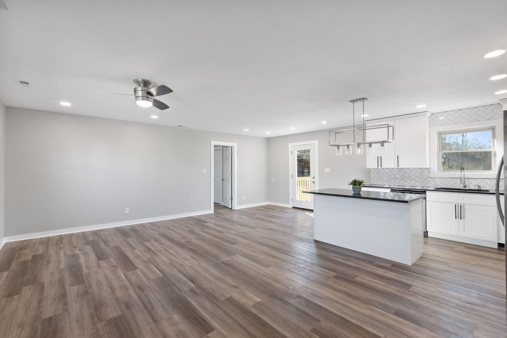 2442 SE Ella Drive SE