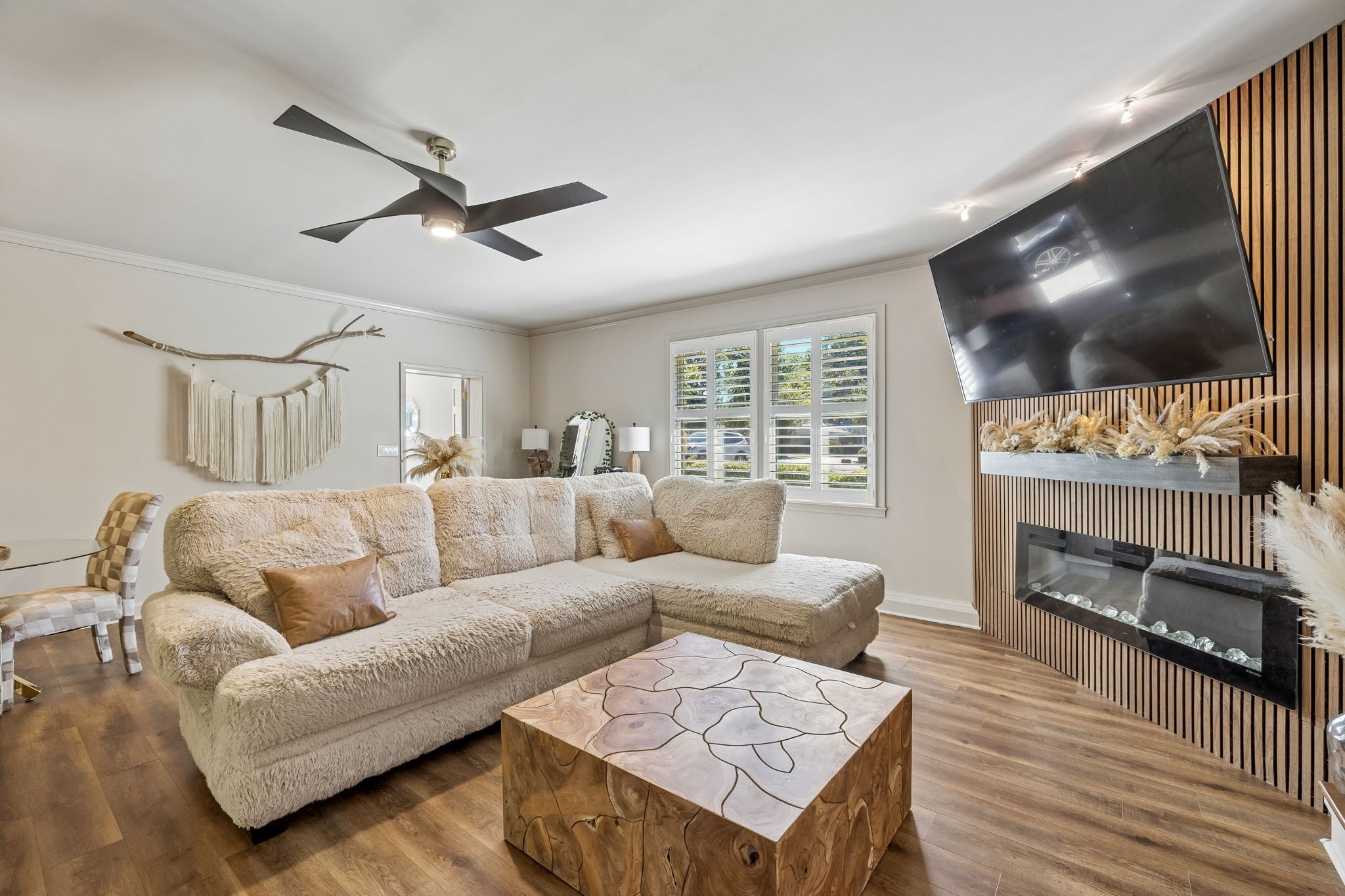 106 N Sunset Cir