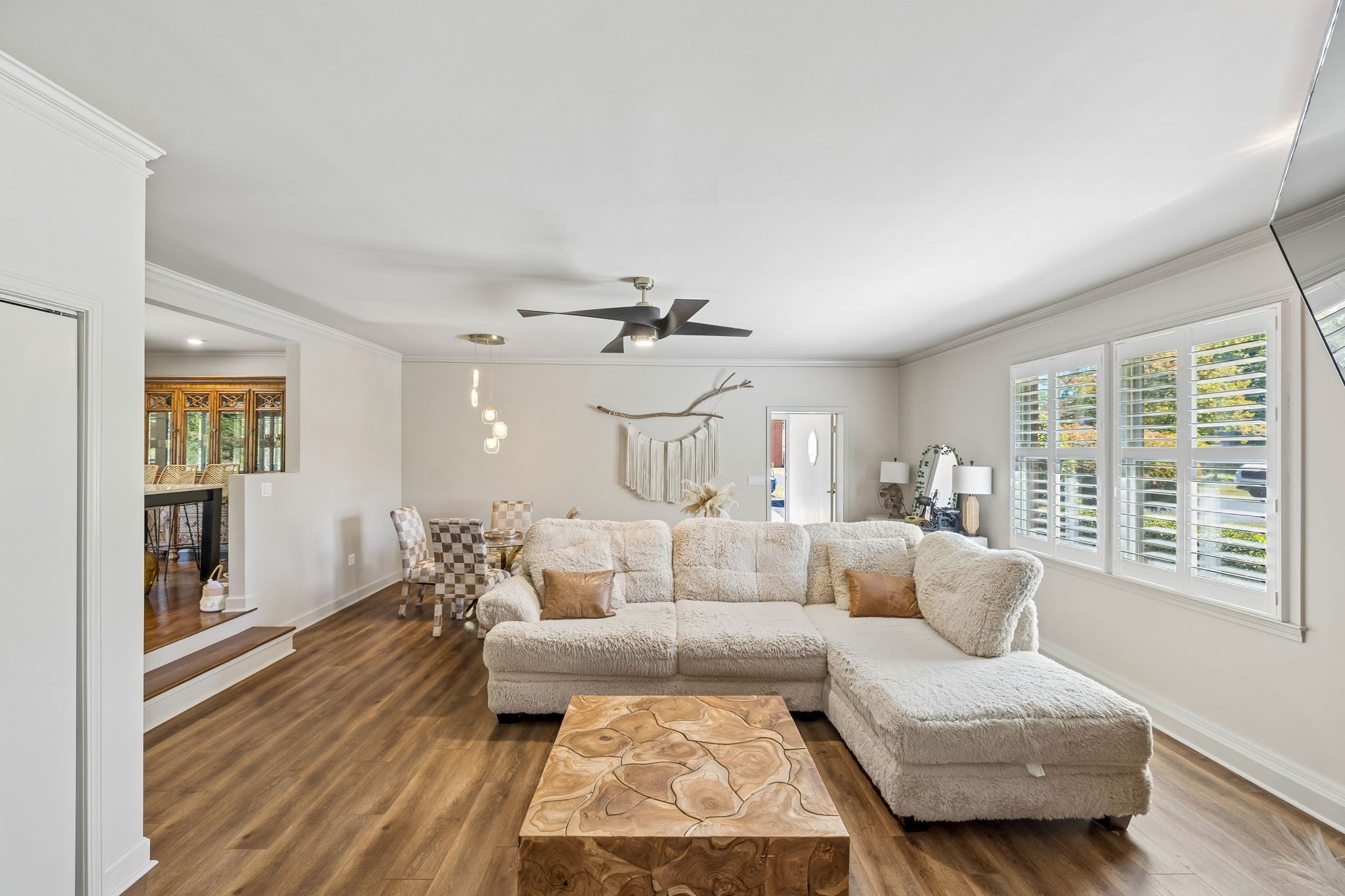106 N Sunset Cir