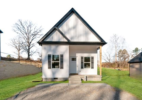 1118C W First Street Dickson TN 37055