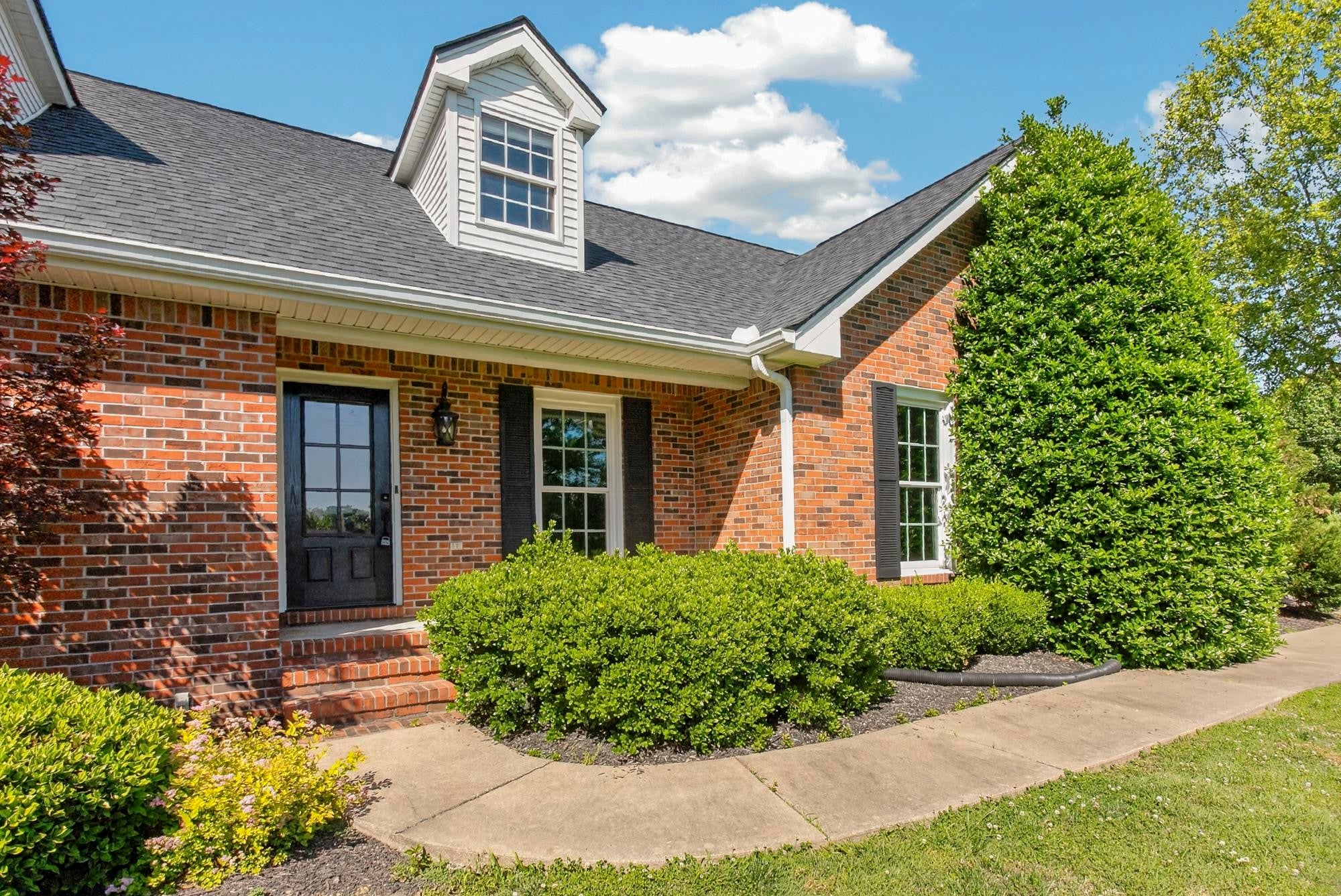 505 Lakeside Dr