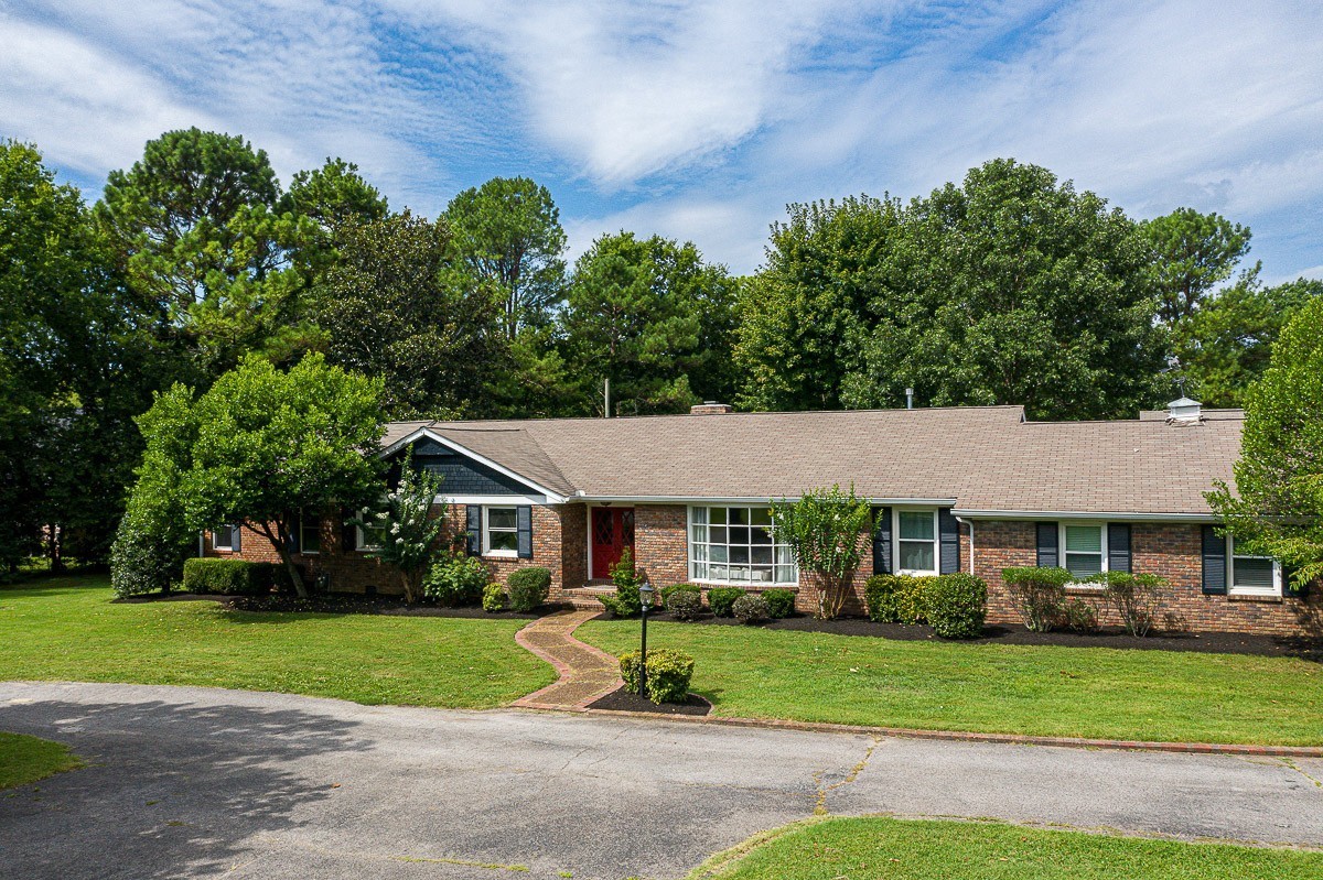 915 Wilson Pike