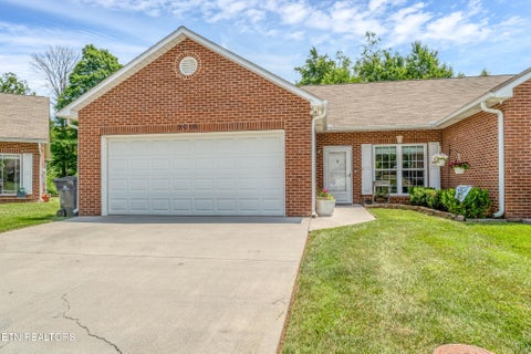Photo of 2010 Misty Glen Lane, Knoxville, TN 37909 (MLS # 3255987)