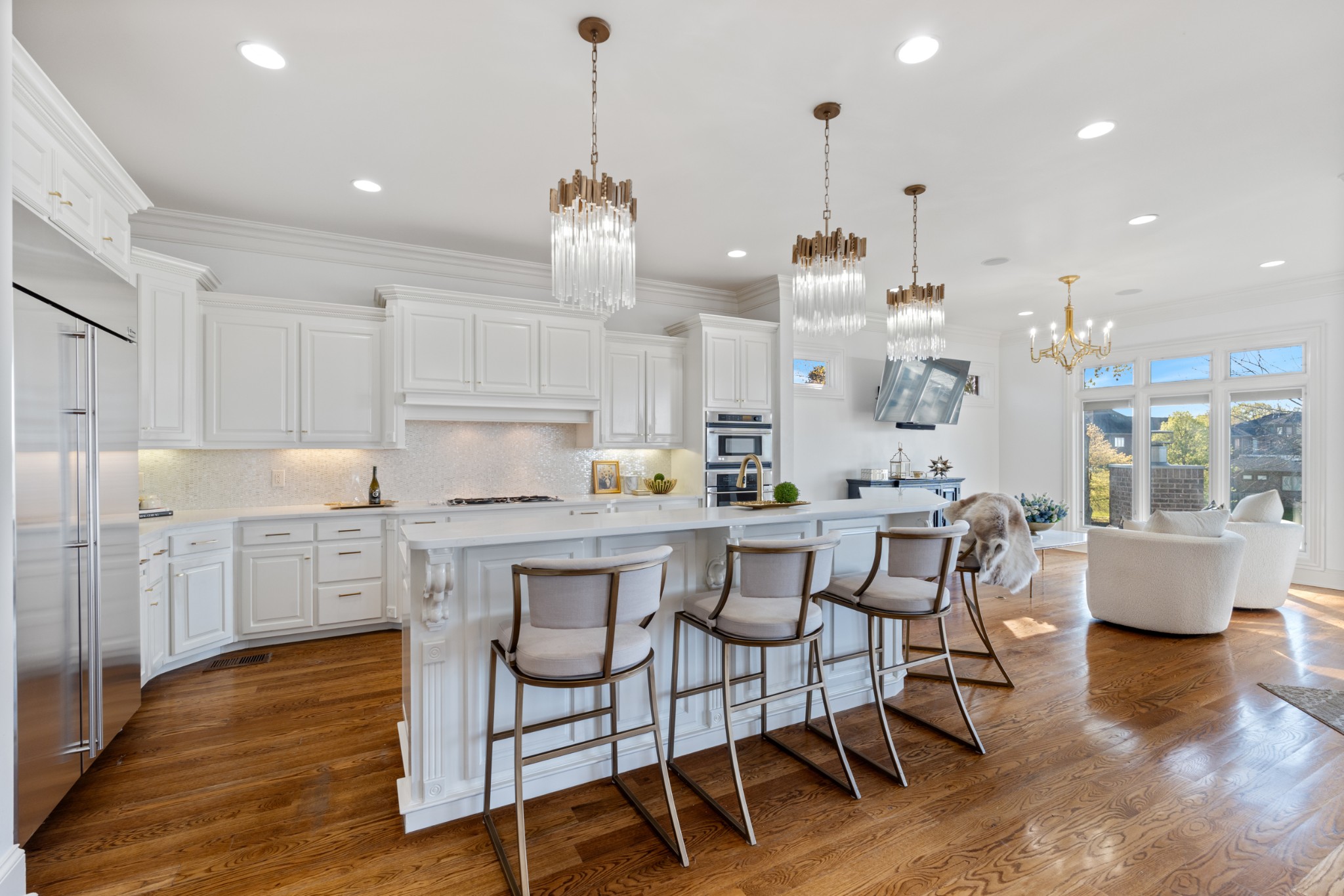 717 Lakeshore Pt