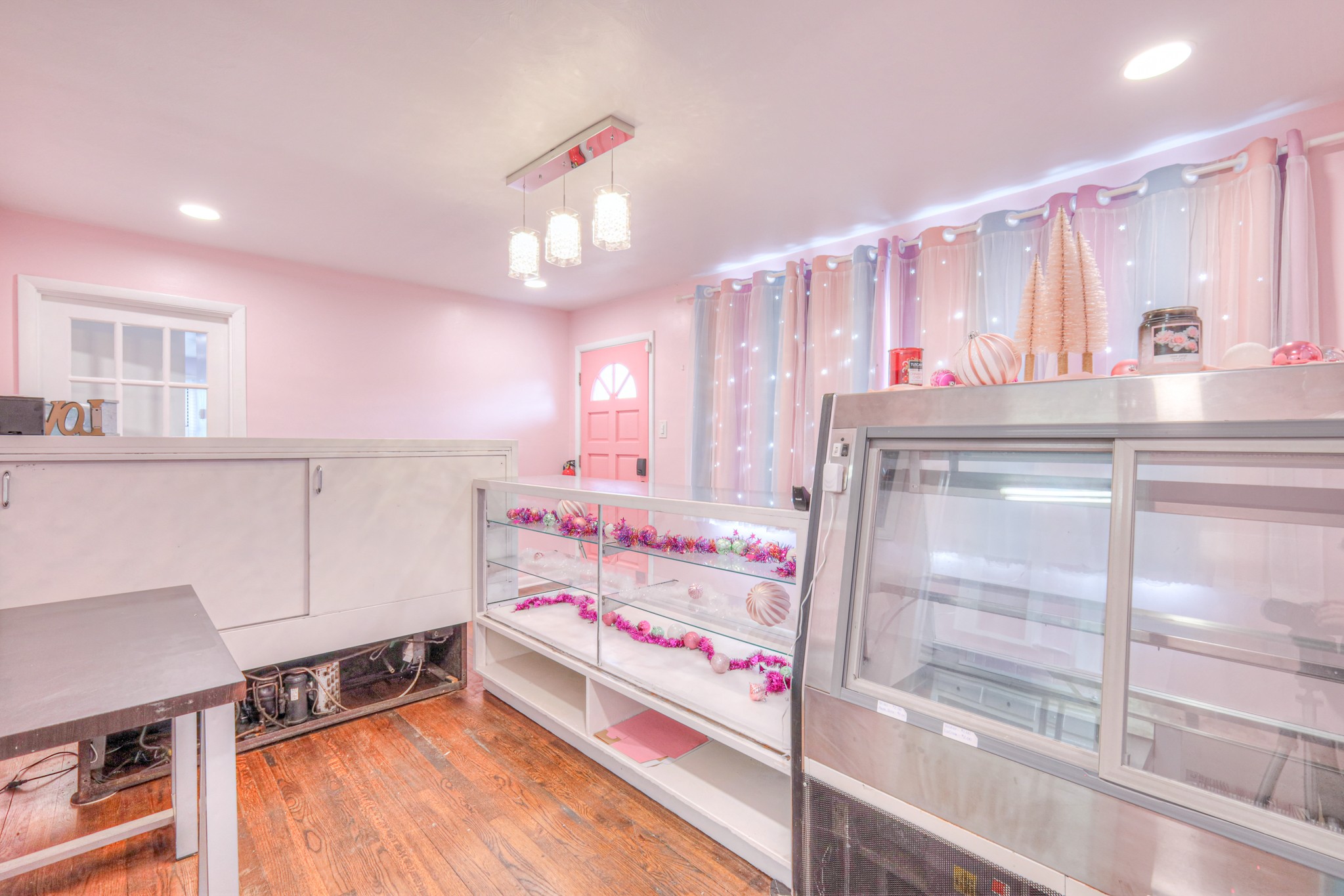 1418 W Main St