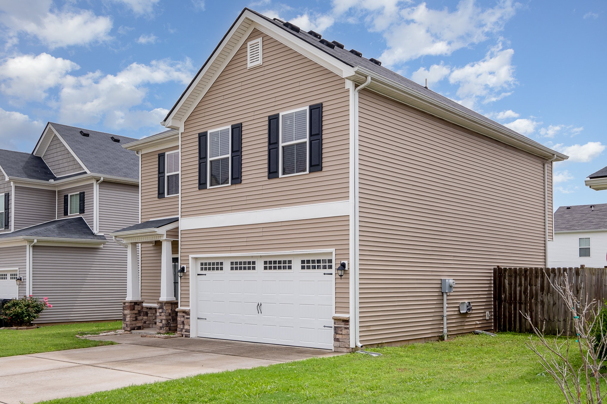 1720 Sunray Dr