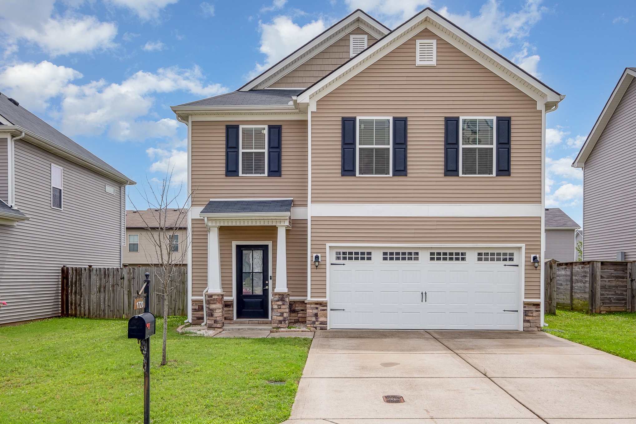 1720 Sunray Dr