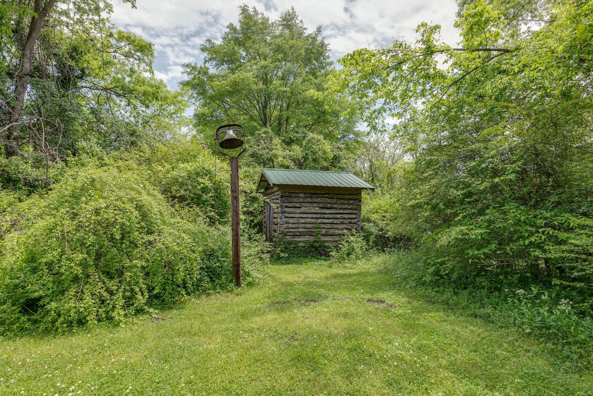 3088 Hillsboro Rd