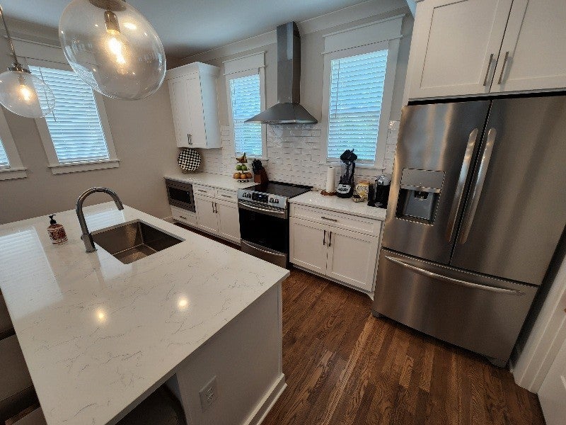 530 Edwin St 22