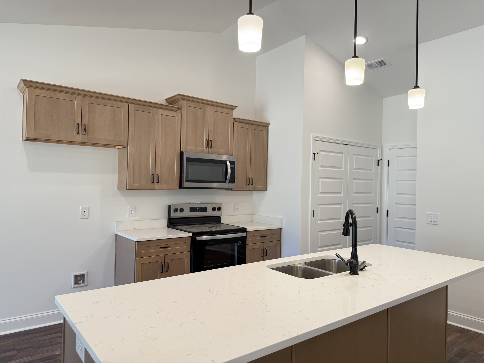 1156 Javier Dr