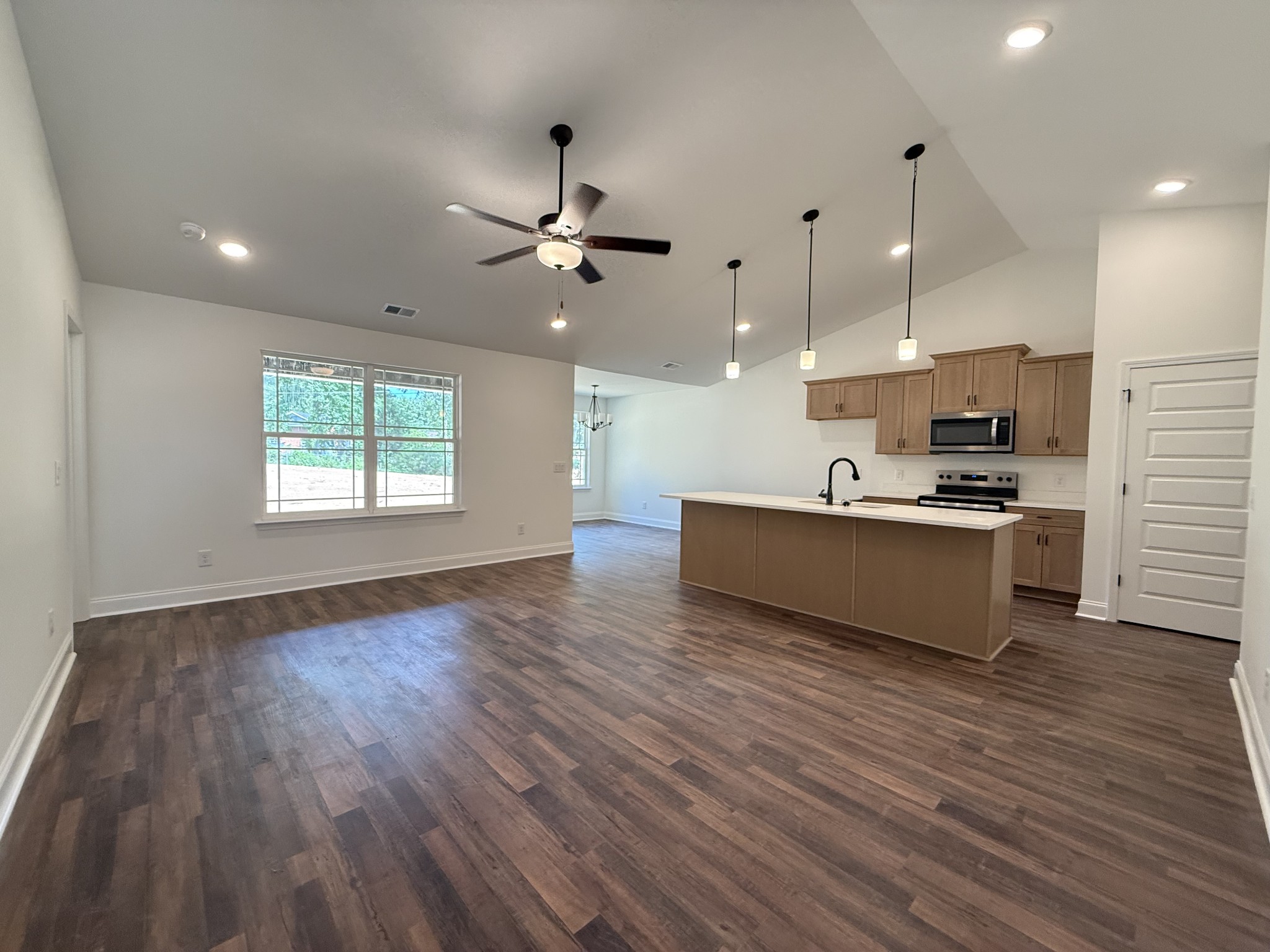 1156 Javier Dr
