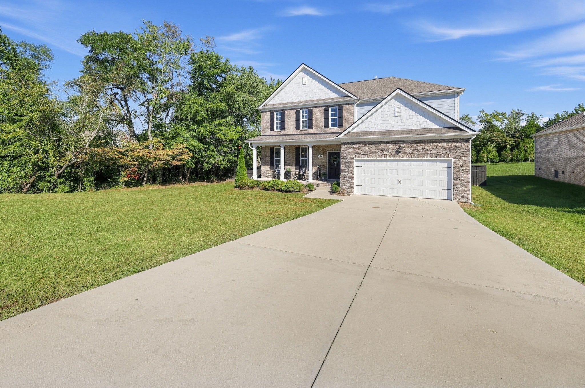 321 Greymoor Ln
