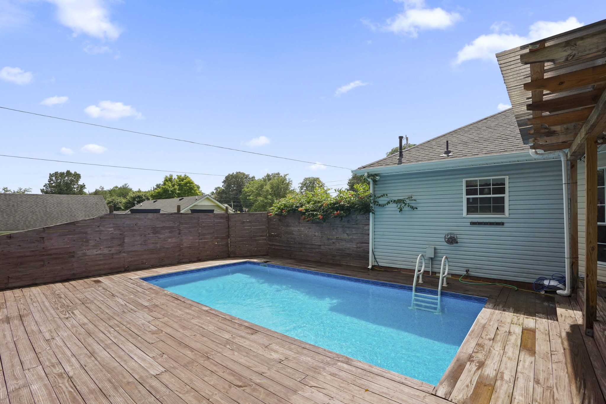 115 Robert Ave