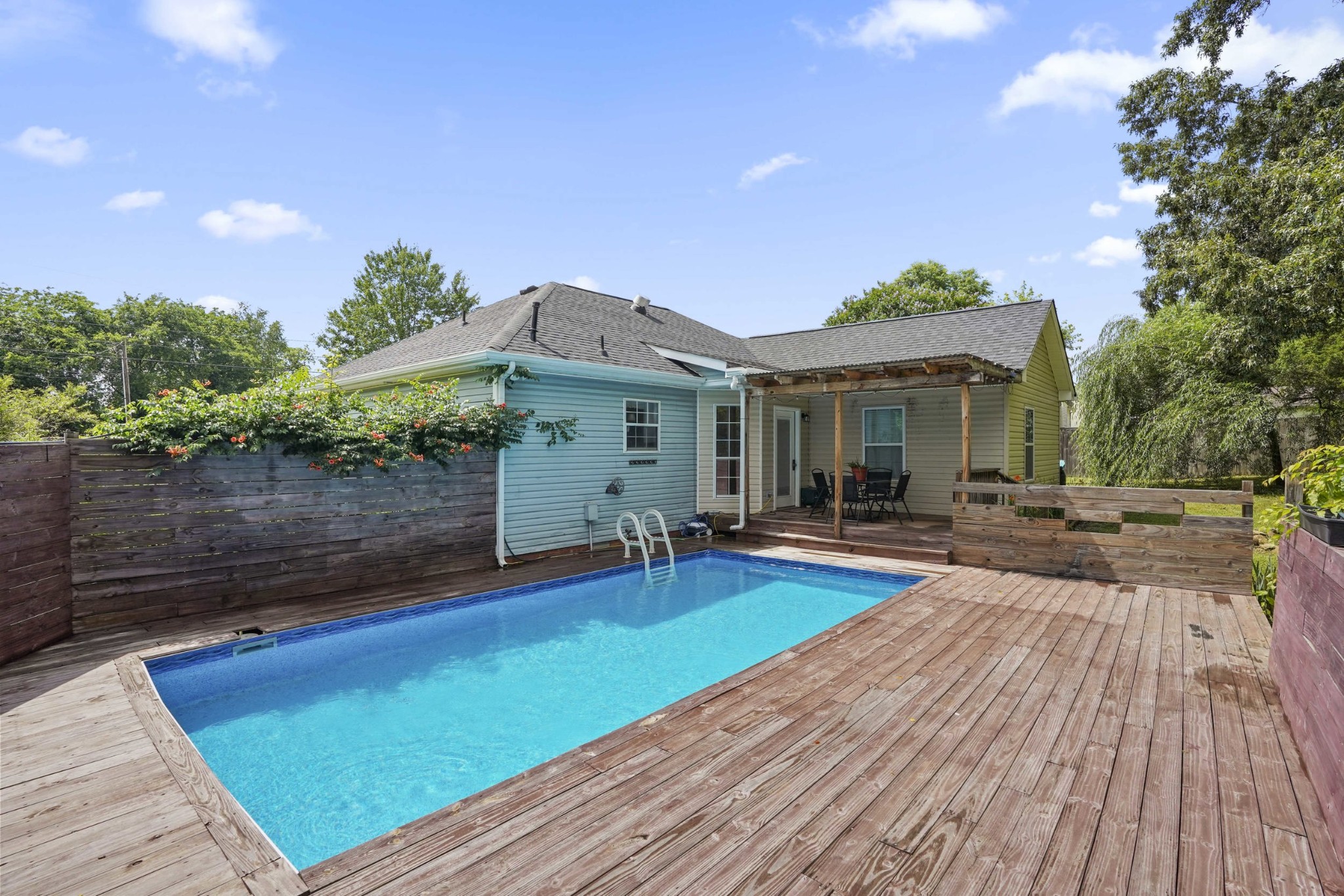 115 Robert Ave