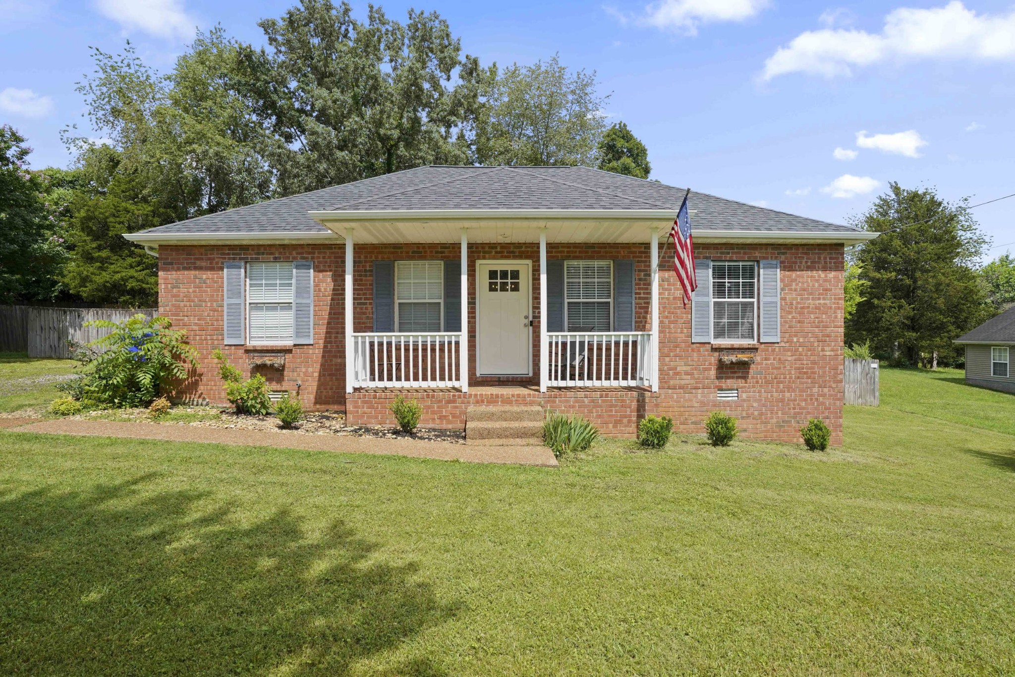 115 Robert Ave