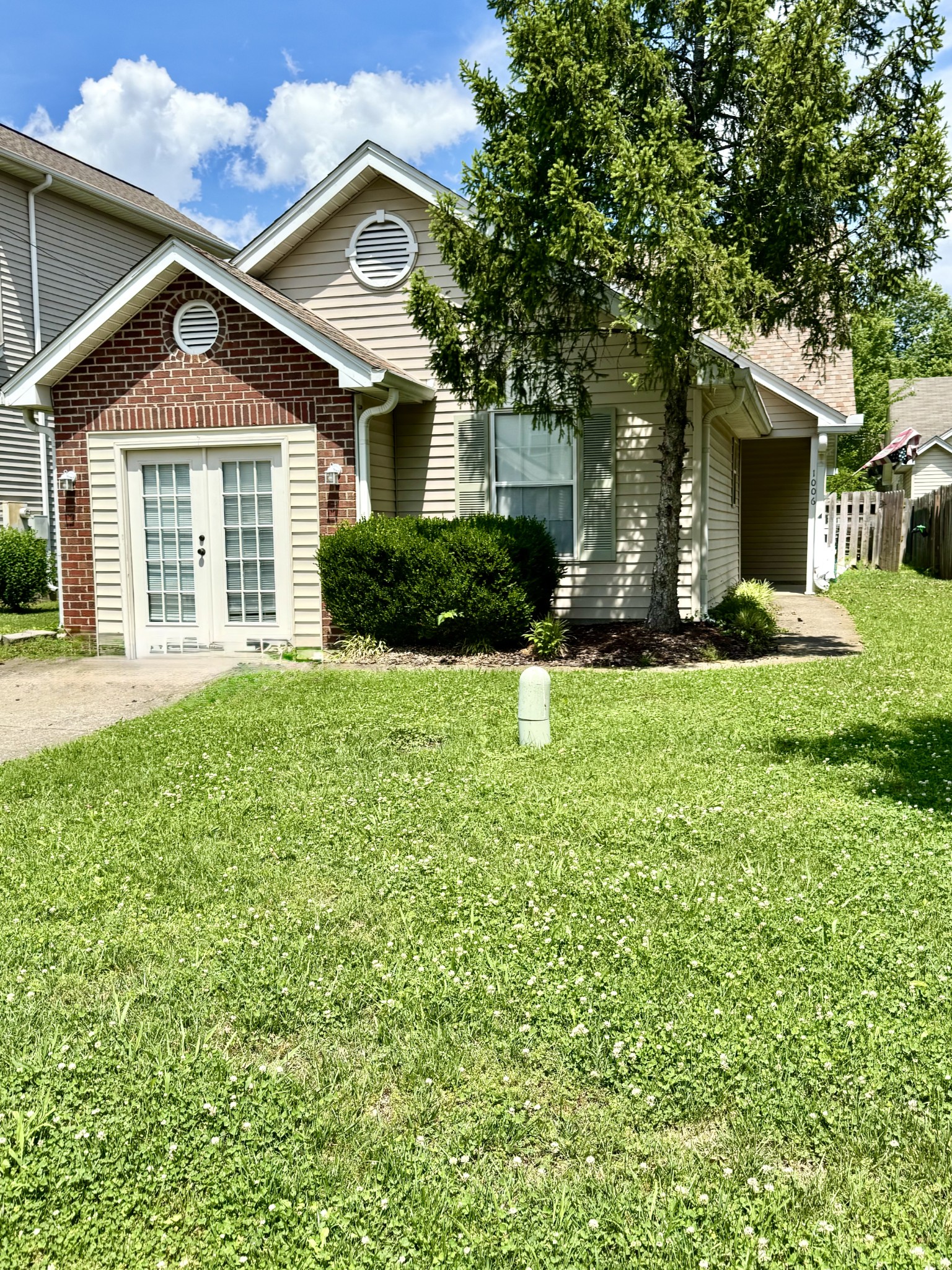 1006 Valley Dr