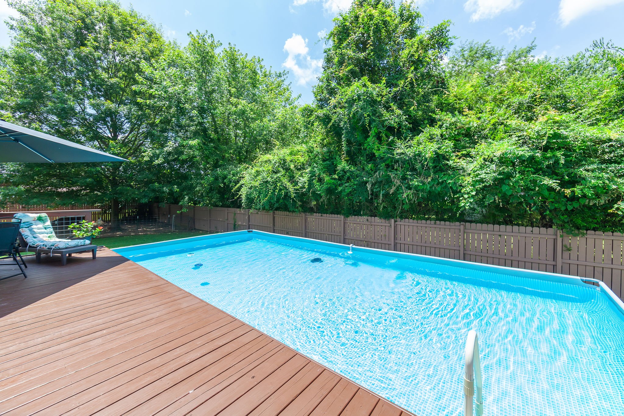 6 Shorepoint Rd