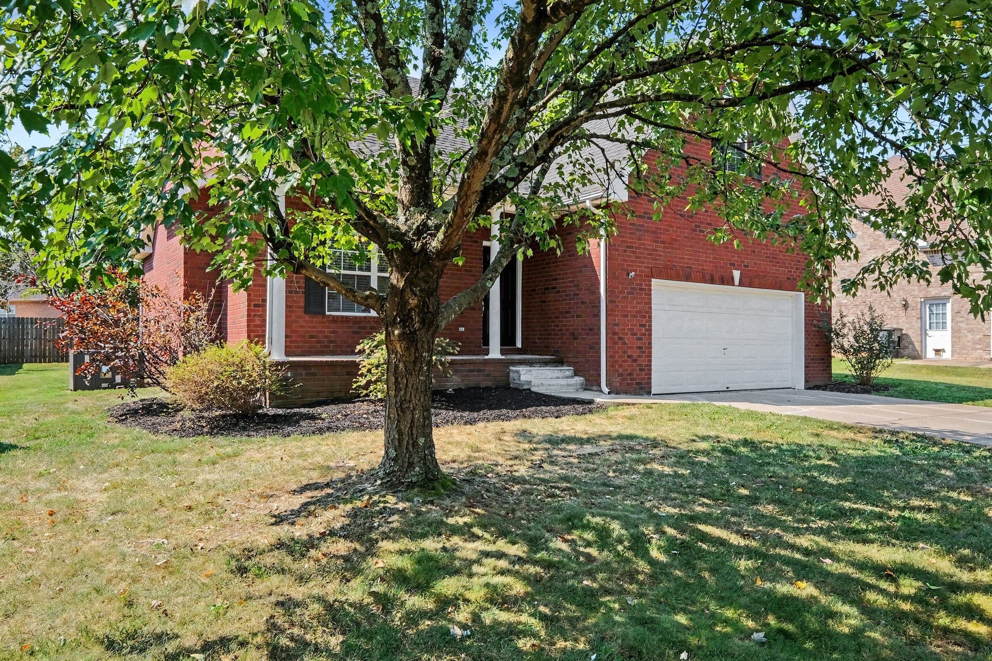 2837 Vicwood Dr
