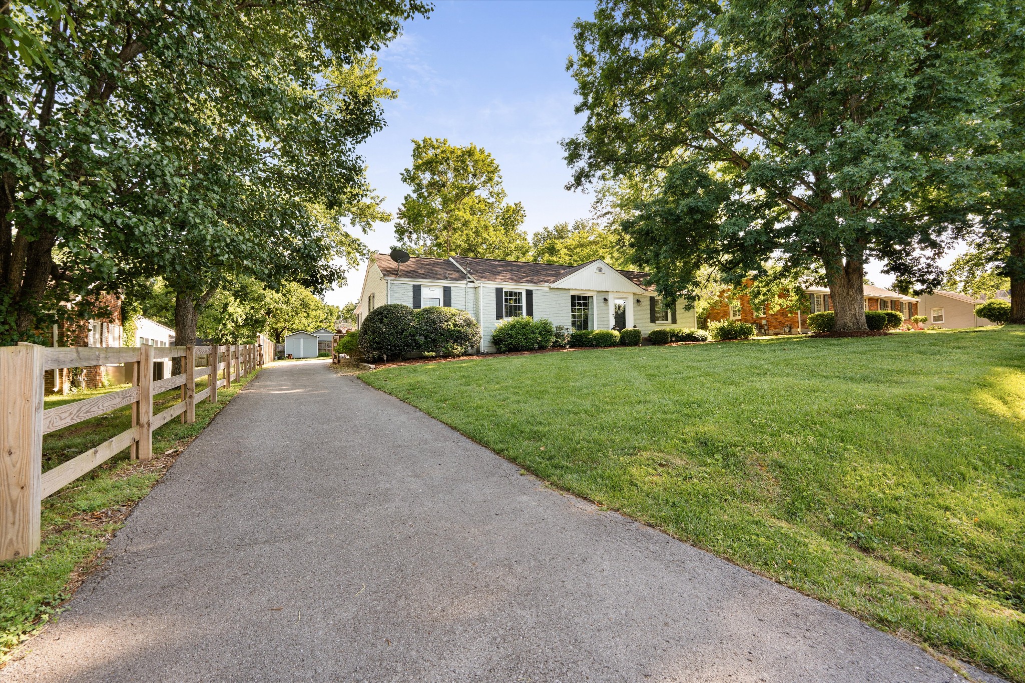 513 Brentlawn Dr