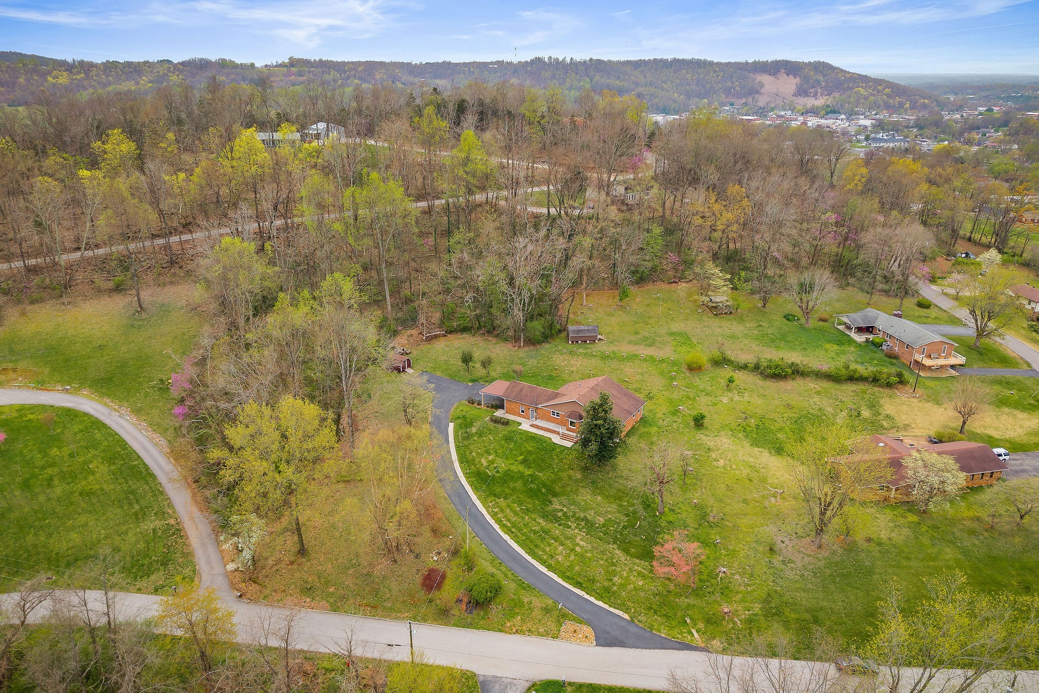 817 Peach Dr