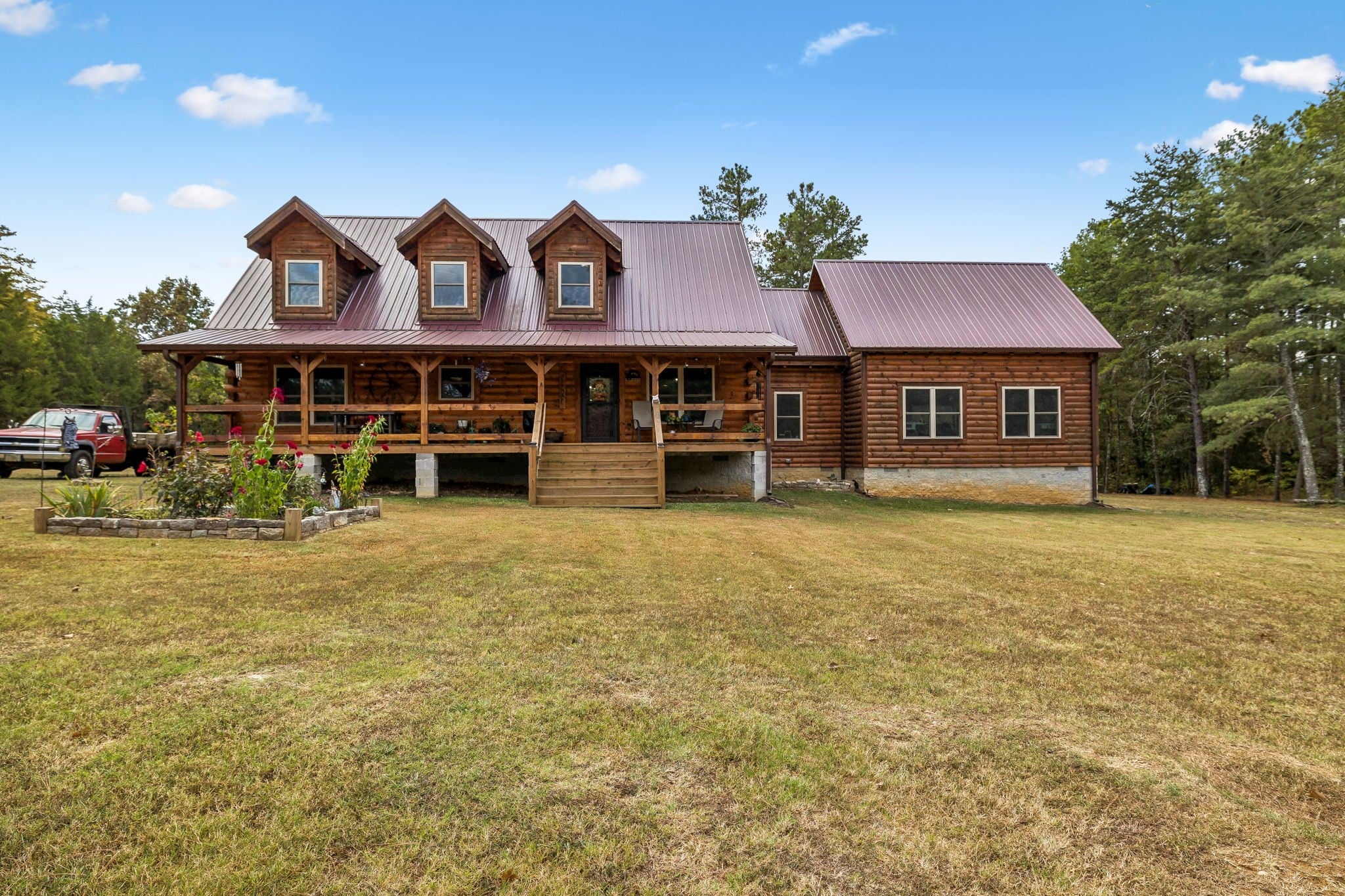 876 Gwynn Rd