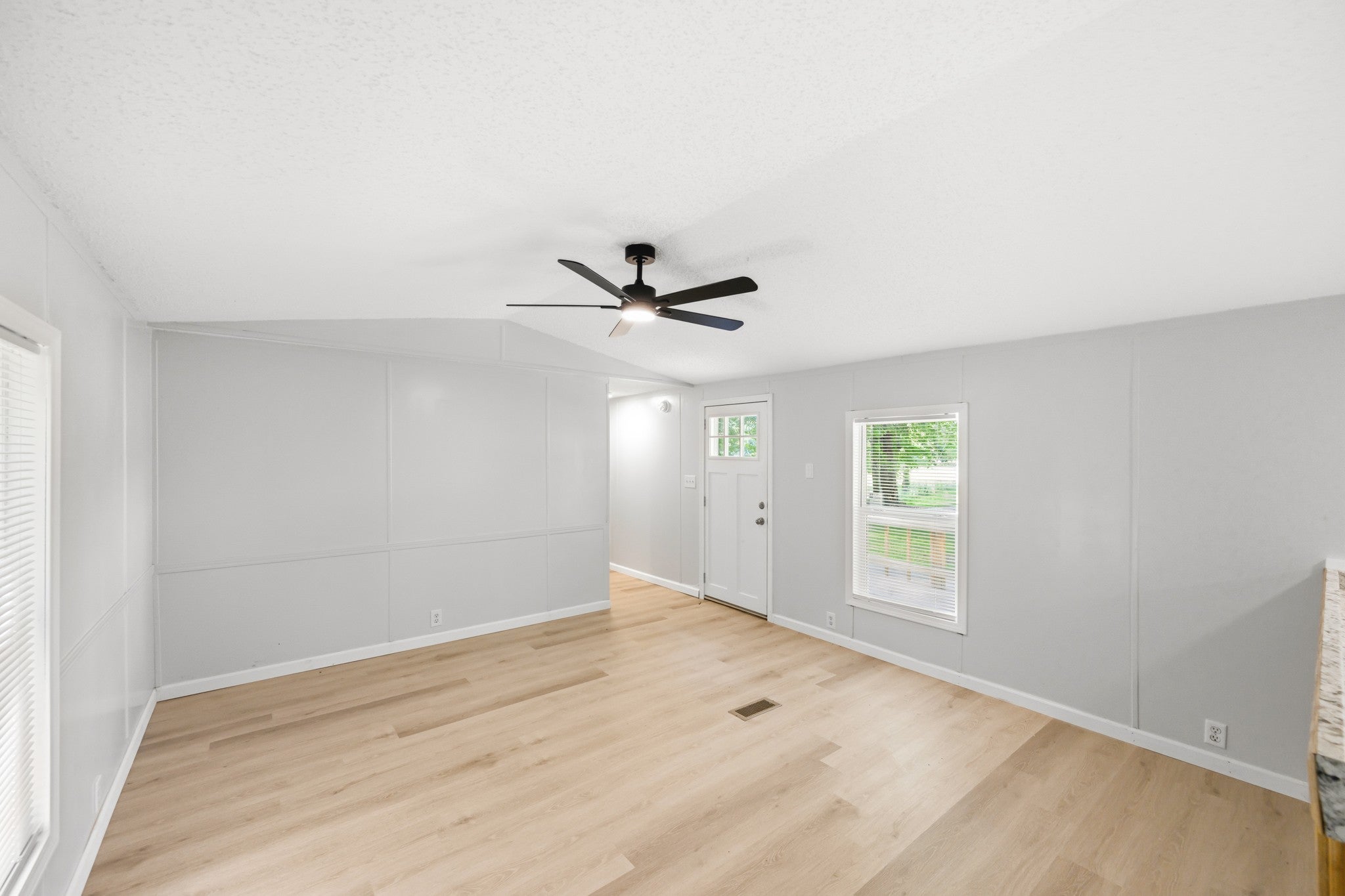 112 White Cemetery Rd