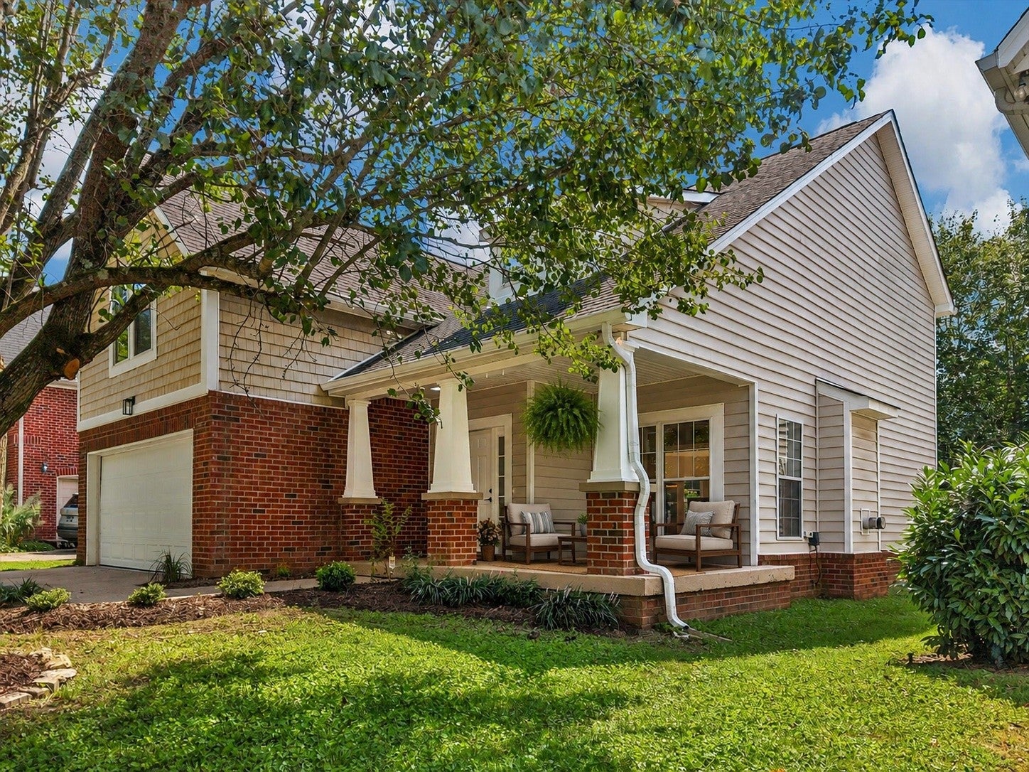 6832 Bridgewater Dr