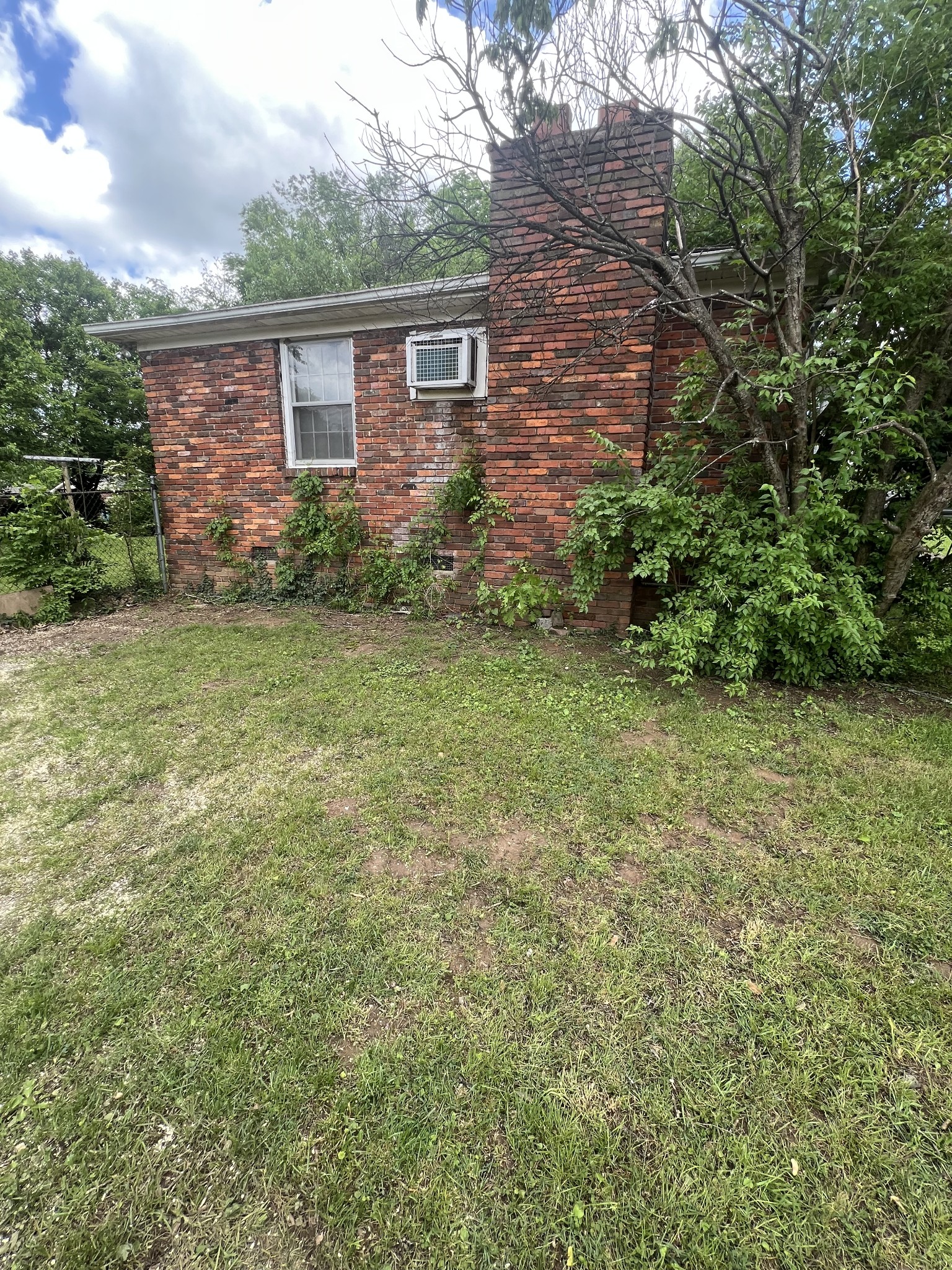 210 Bonita Ave