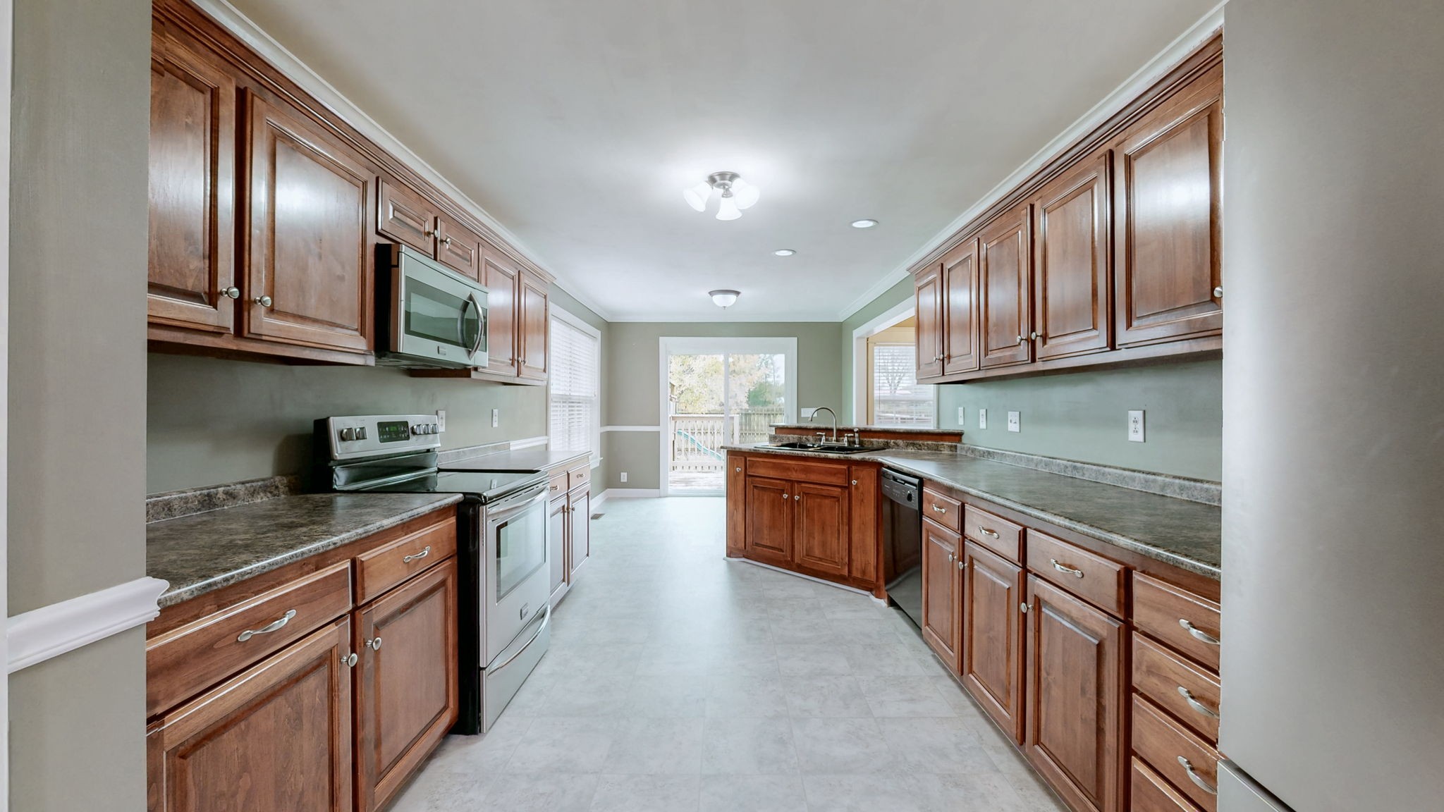 102 Winter Wood Dr S