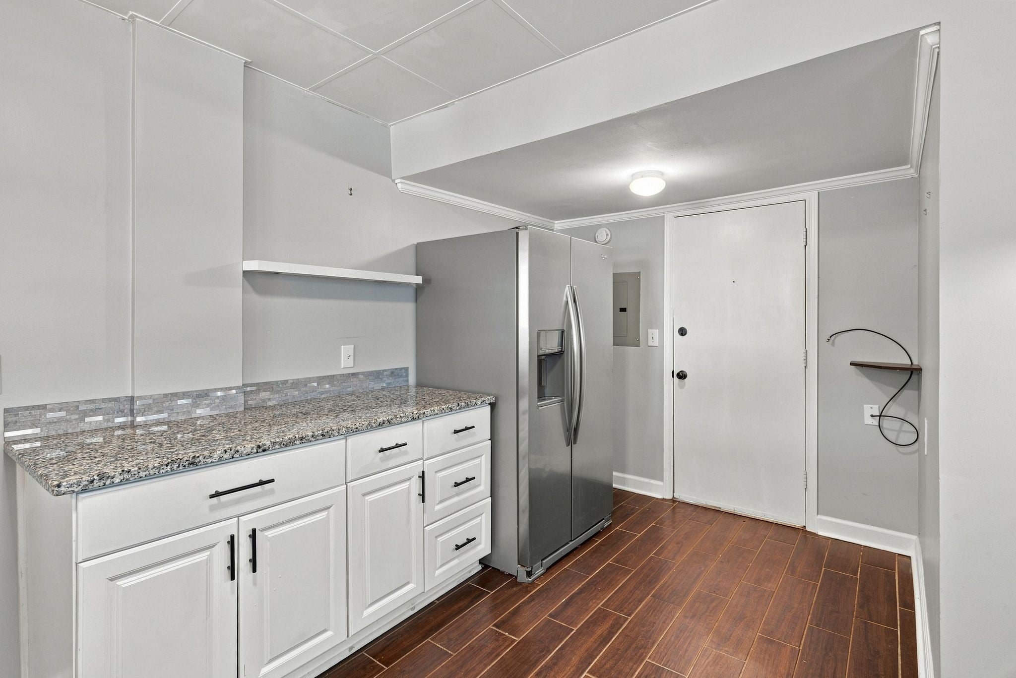 932 West Ave