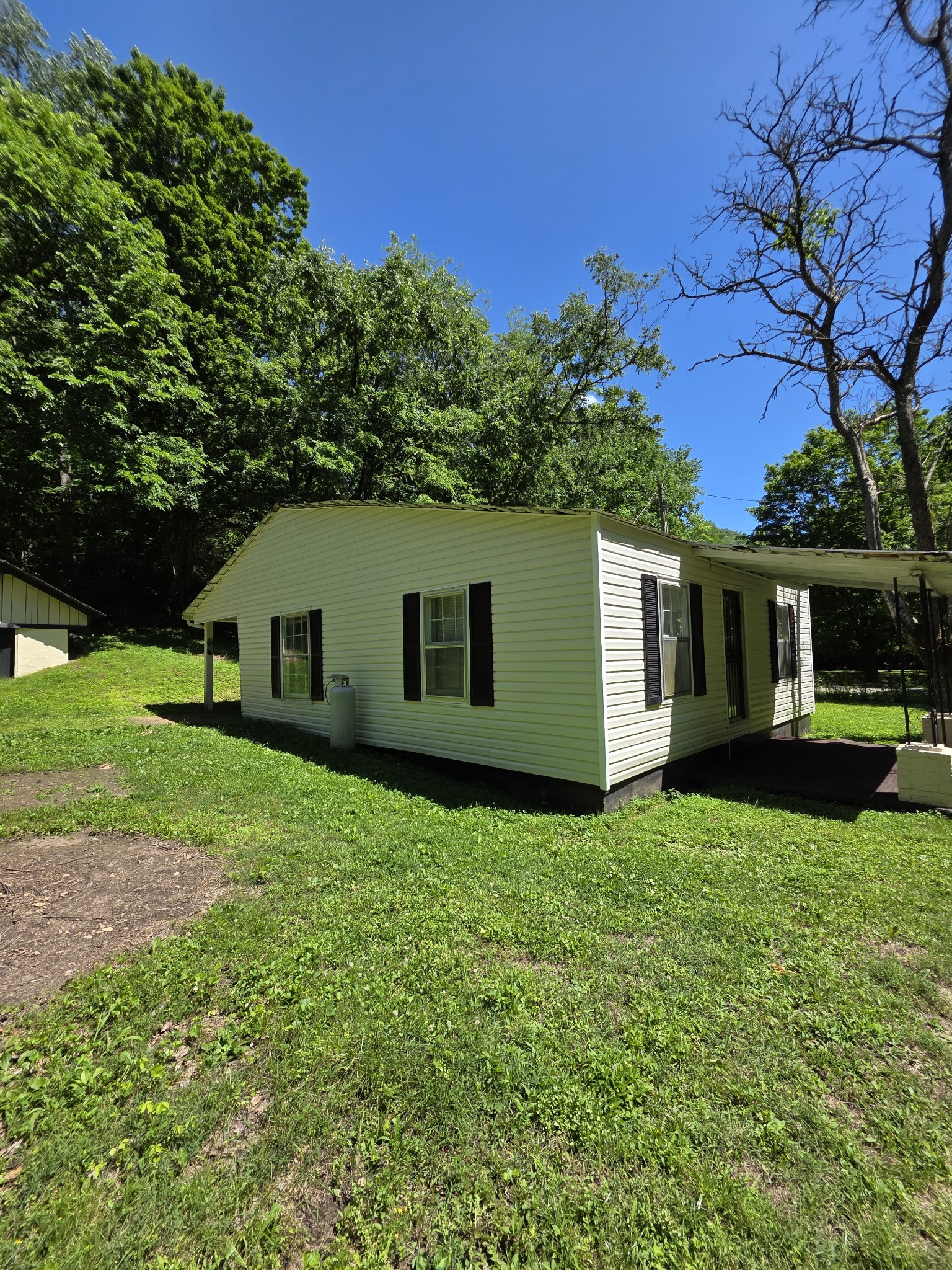 1048 Ross Hollow Rd