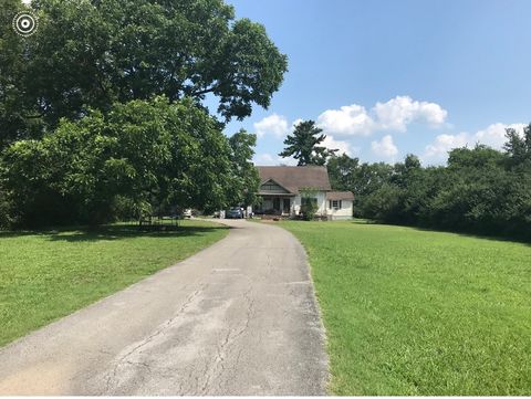 1023 Hartsville Pike Gallatin TN 37066