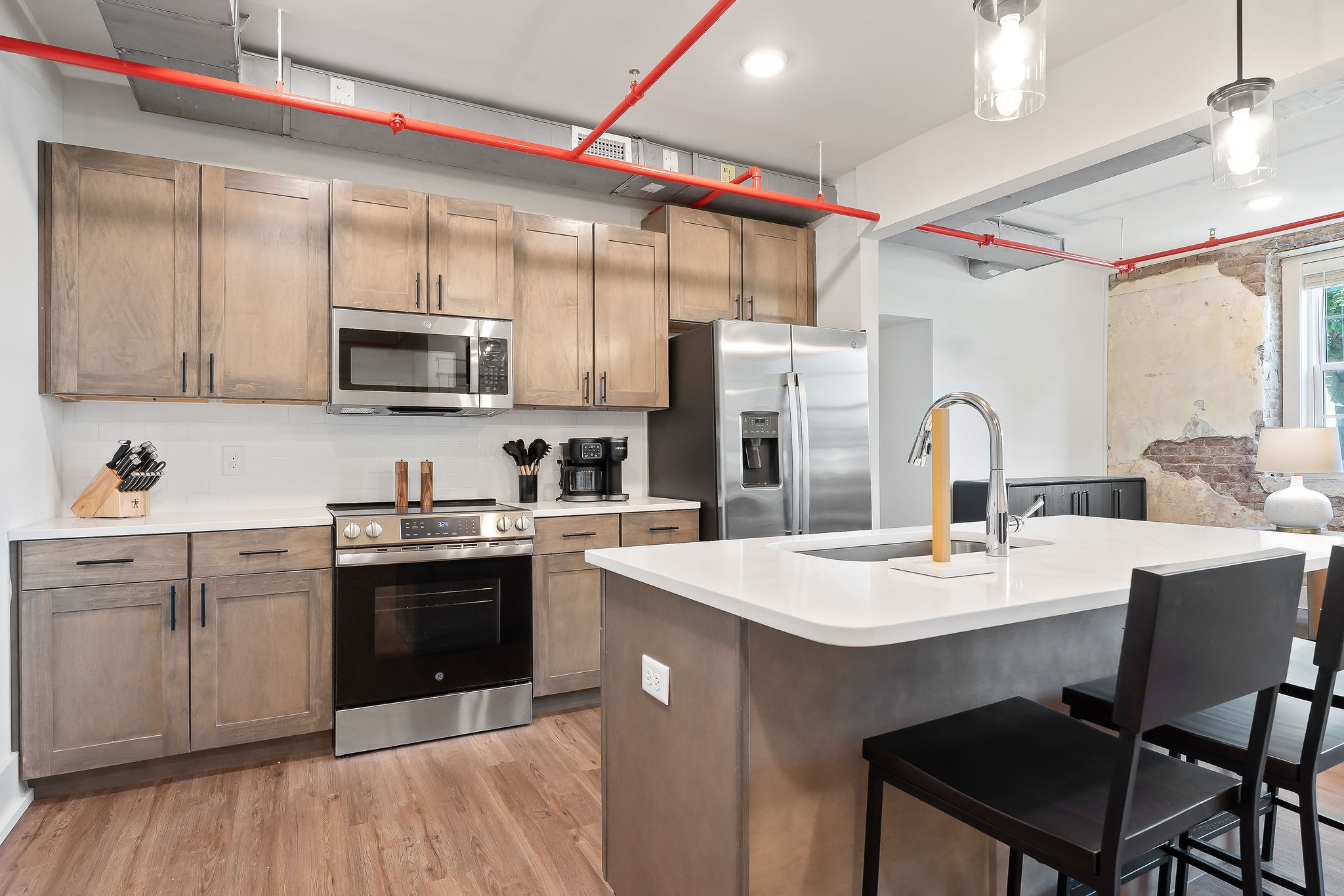 211 W Colville St 207
