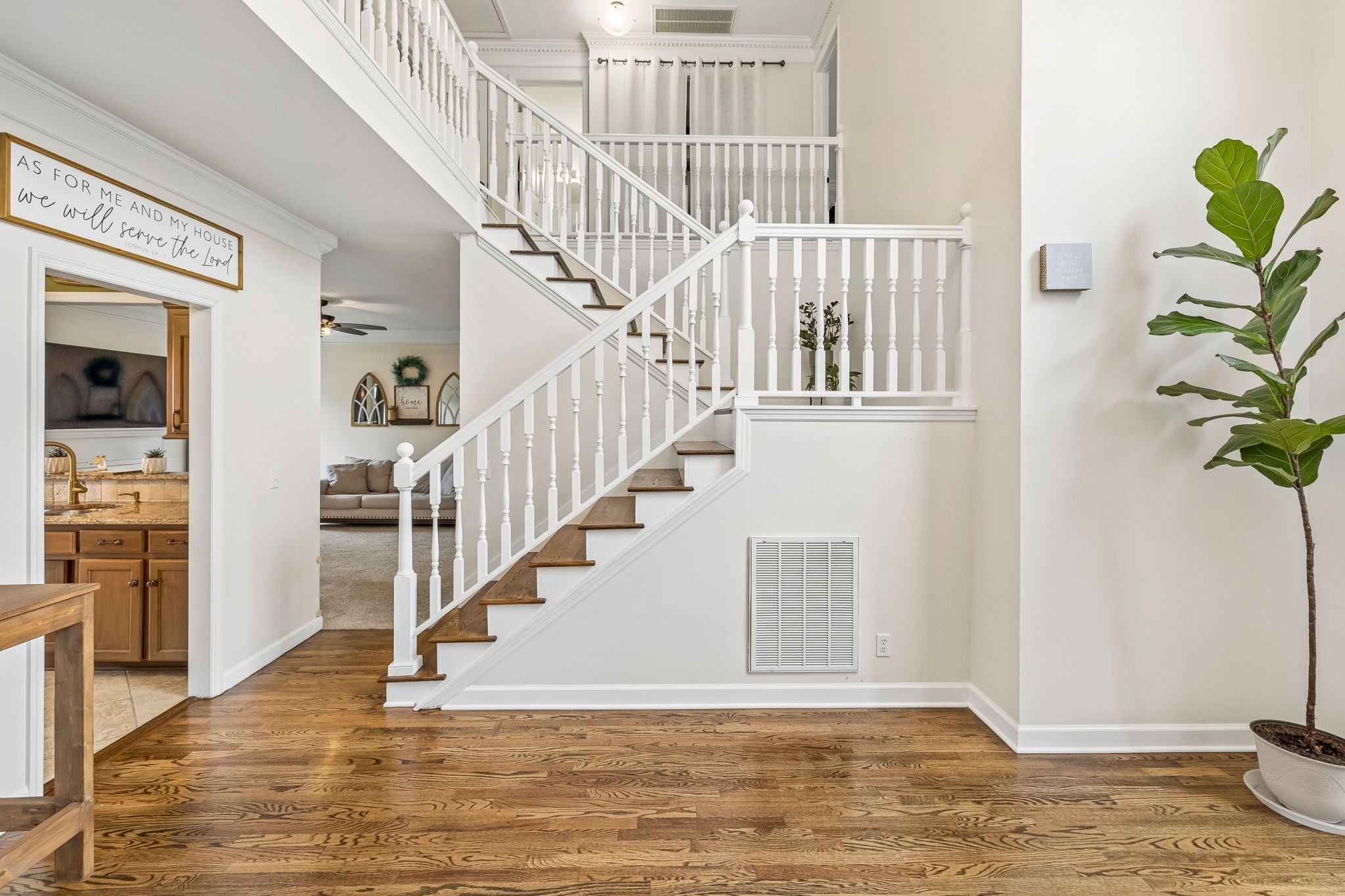 1407 Ottawa Pl
