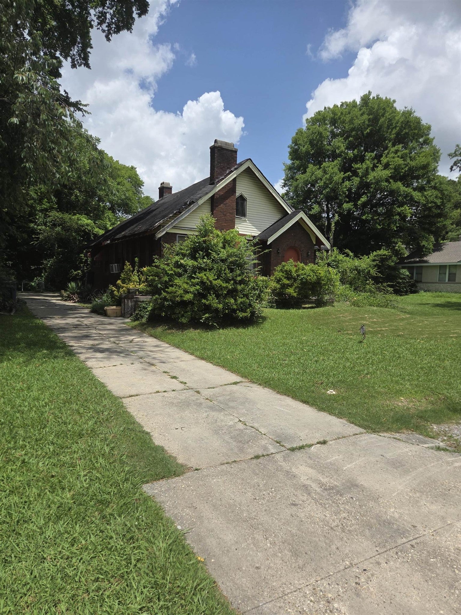 1816 WAVERLY AVE