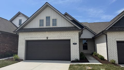 Photo of 498 W Foxrun, Springfield, TN 37172 (MLS # 3205482)