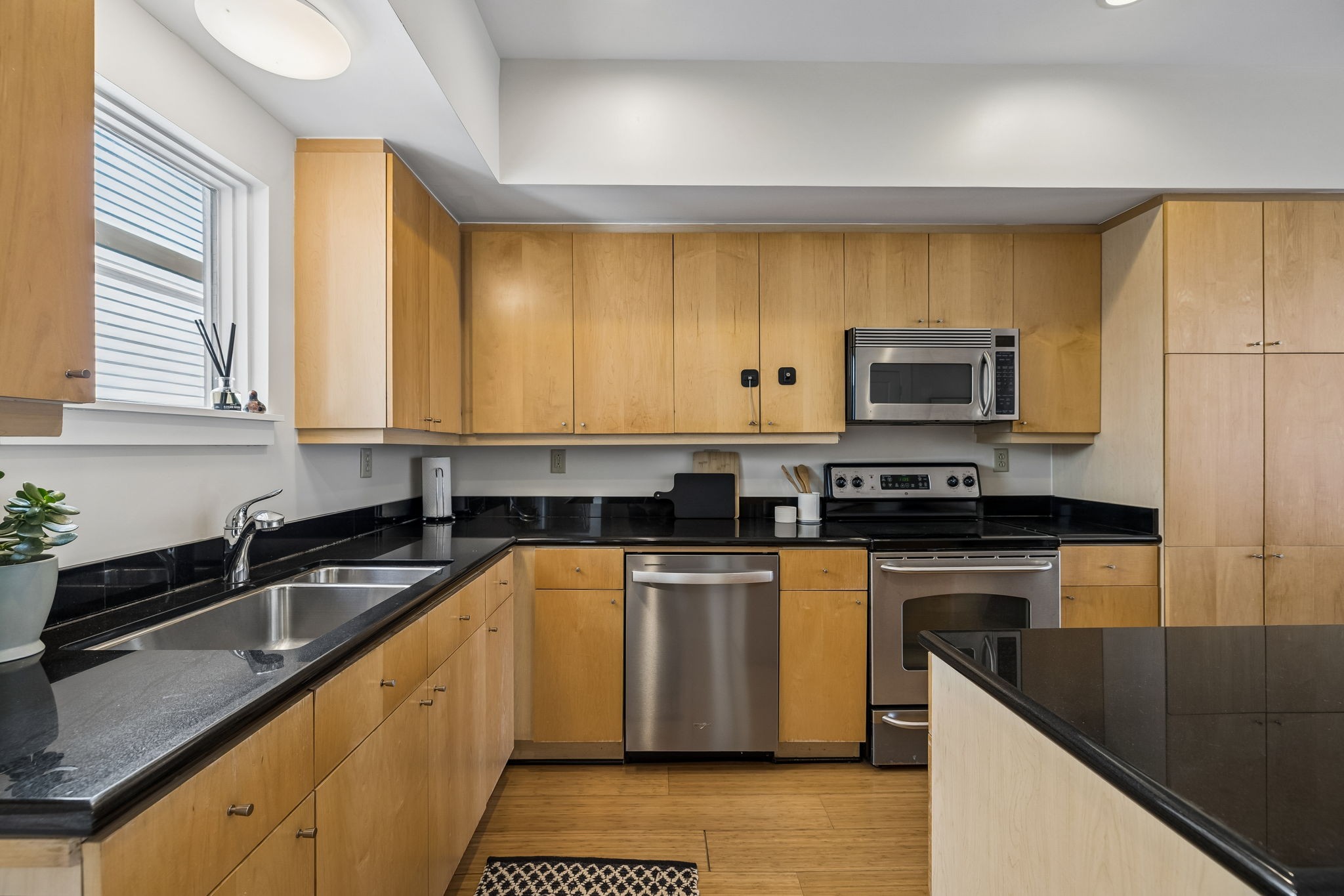 807 18th Ave S 306