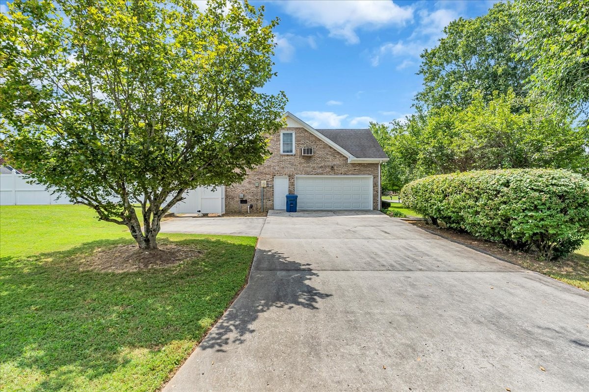 152 Greenbriar Cir