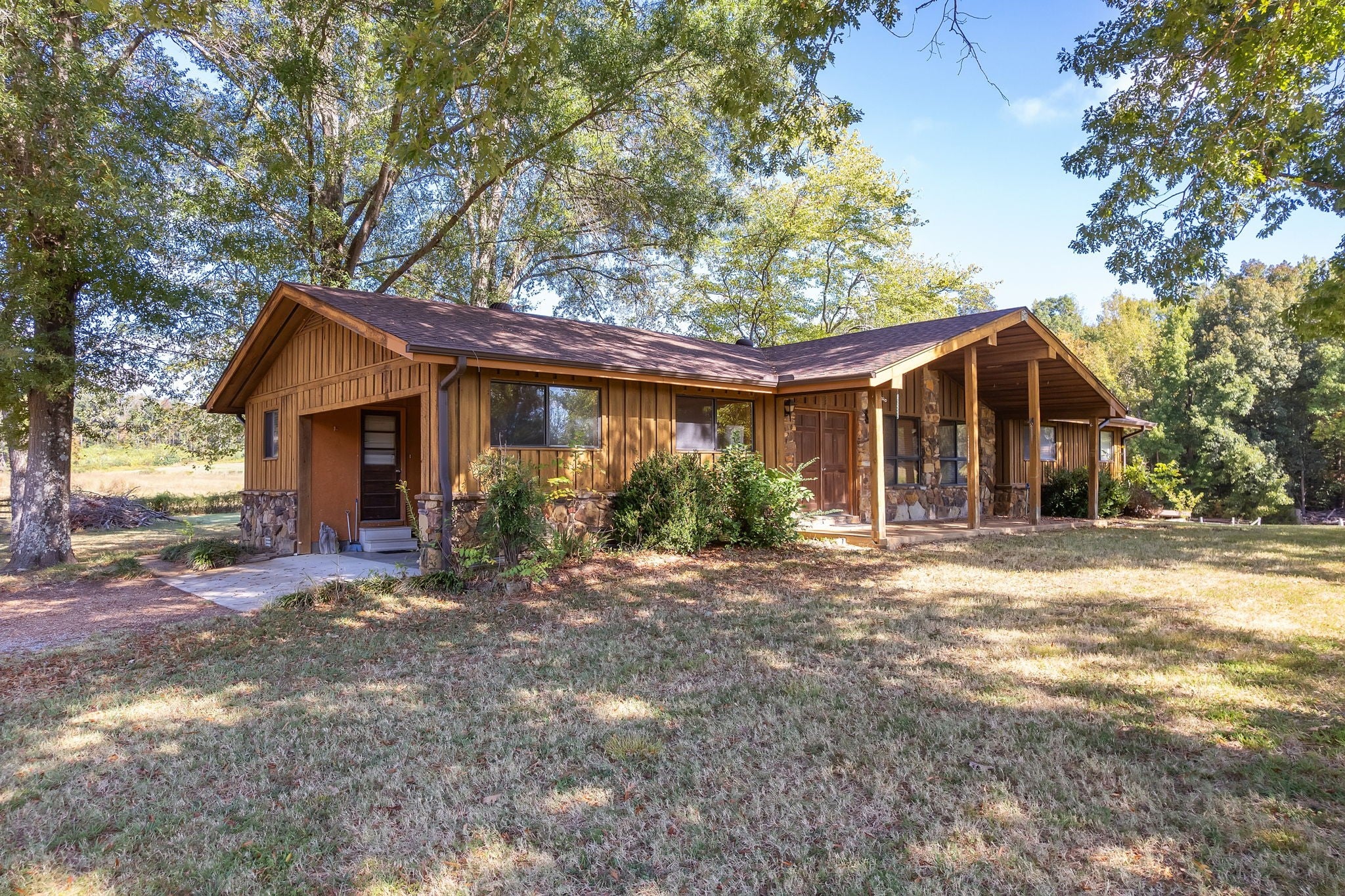 2636 Roach Rd
