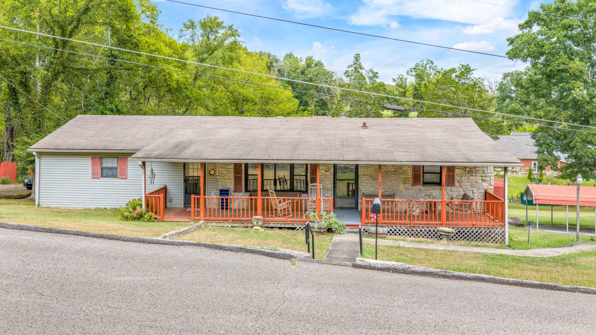 206 Wallace Dr