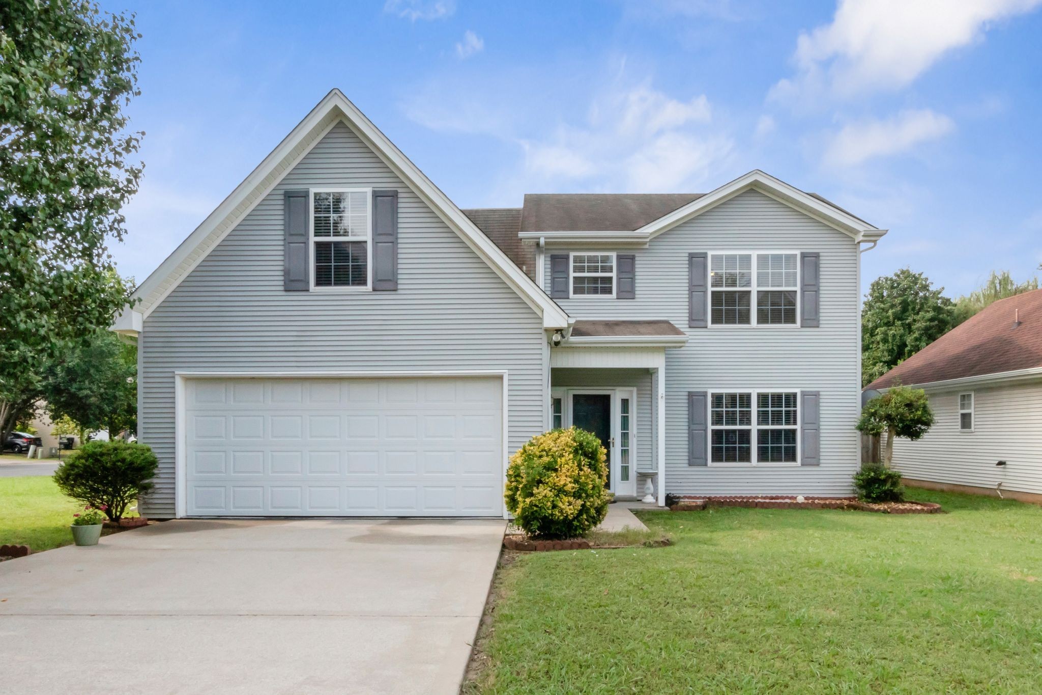 905 Red Feather Trail