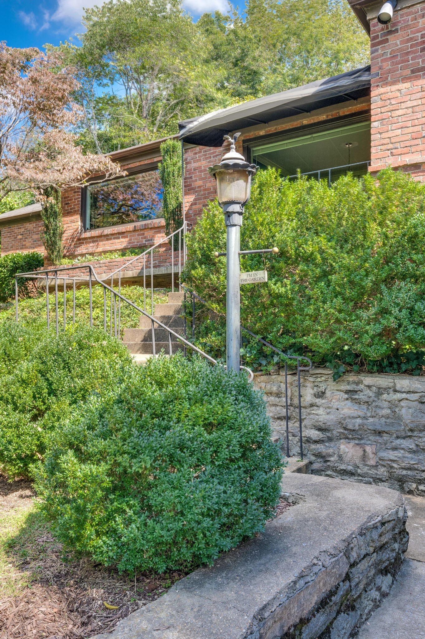 Nashville, Tennessee 37204, United States, 2 Bedrooms Bedrooms, ,1 BathroomBathrooms,Residential,Coming Soon,98501