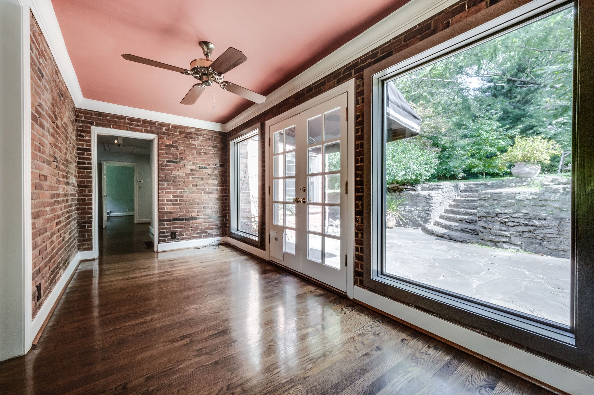 Nashville, Tennessee 37204, United States, 2 Bedrooms Bedrooms, ,1 BathroomBathrooms,Residential,Coming Soon,98501