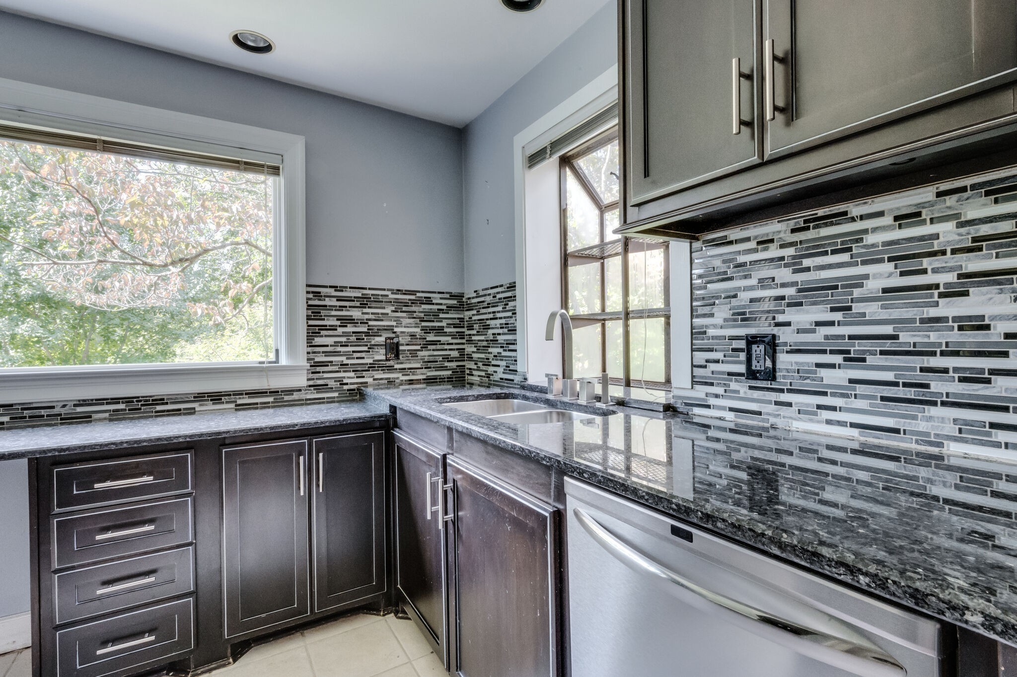 Nashville, Tennessee 37204, United States, 2 Bedrooms Bedrooms, ,1 BathroomBathrooms,Residential,Coming Soon,98501