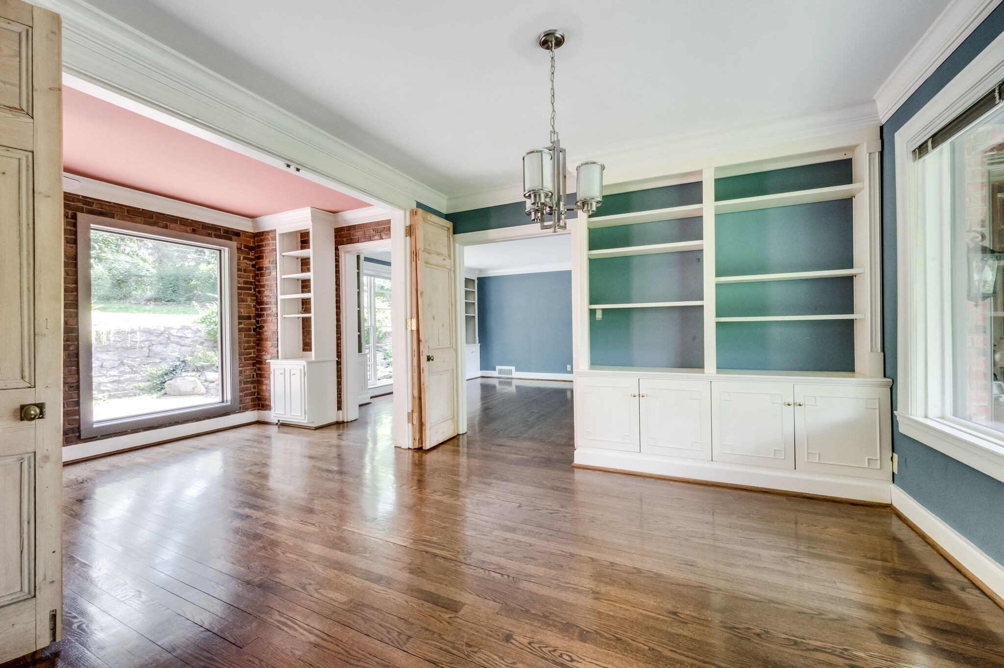 Nashville, Tennessee 37204, United States, 2 Bedrooms Bedrooms, ,1 BathroomBathrooms,Residential,Coming Soon,98501